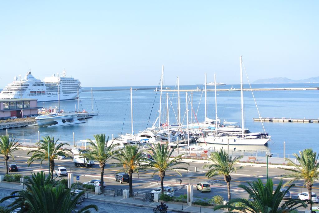 Marina Di Castello Bed & Breakfast Каляри Екстериор снимка