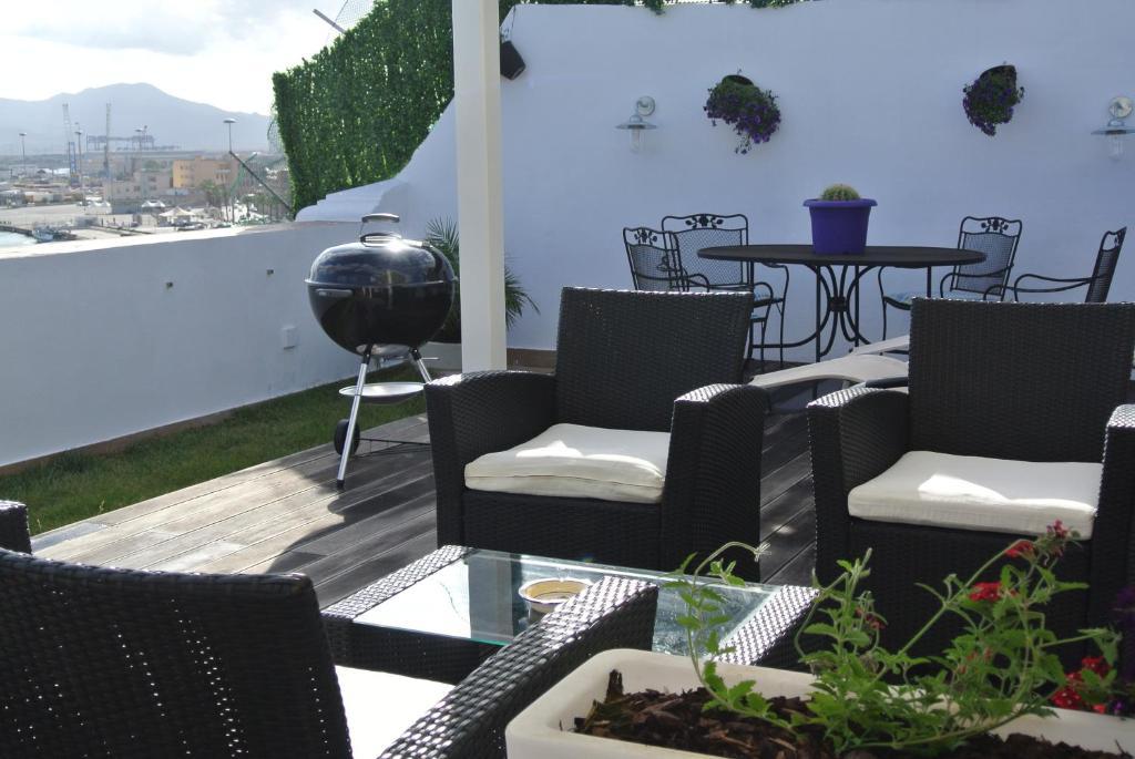 Marina Di Castello Bed & Breakfast Каляри Екстериор снимка